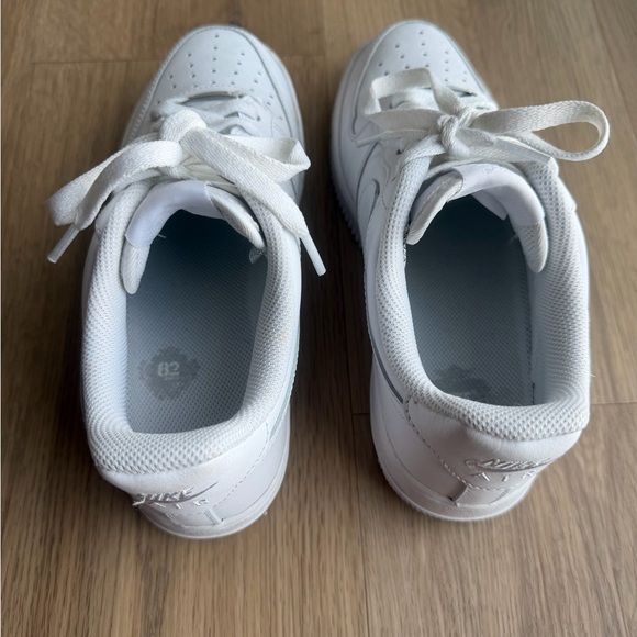 Women Size 8 White Air Force 1s Sneakers - Picture 10 of 16